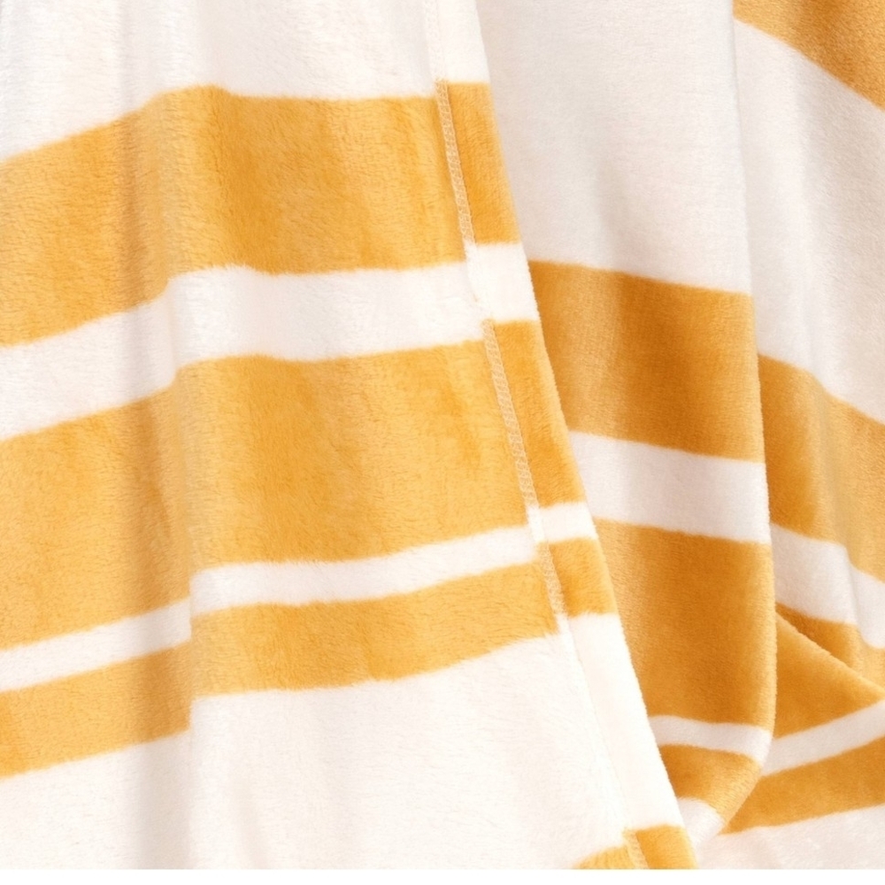 Room Essentials Yellow and White Throw Blanket - Picture 6 of 9